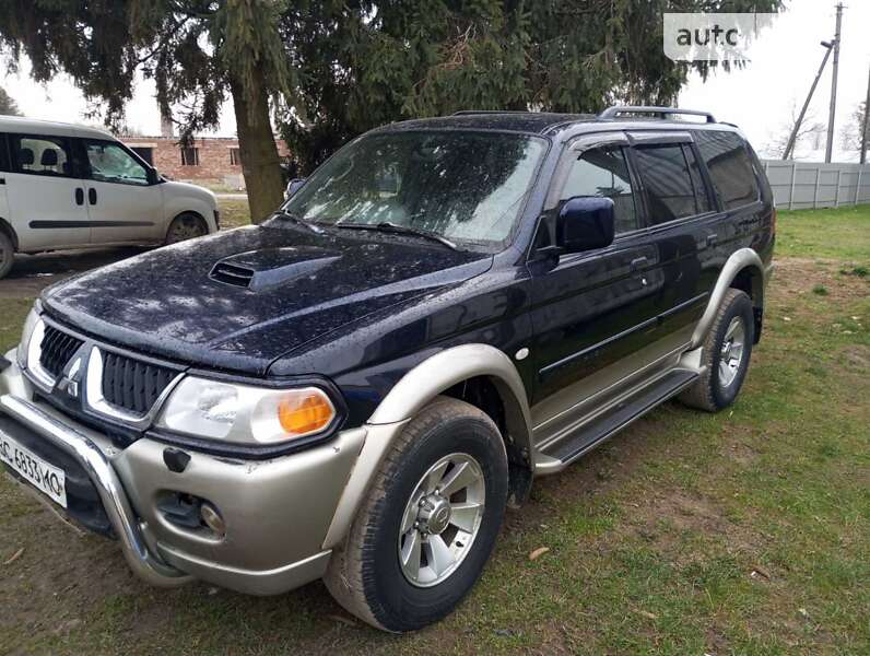 2005 mitsubishi pajero