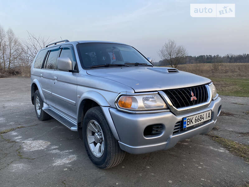 2005 mitsubishi pajero sport