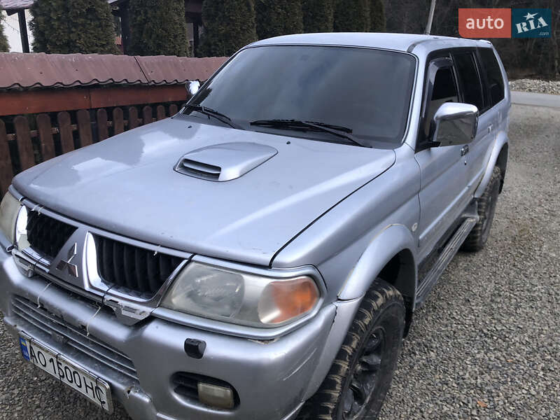 2004 mitsubishi pajero sport