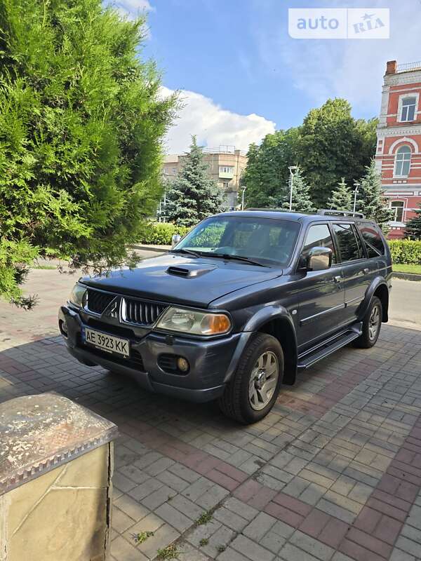2005 mitsubishi pajero sport