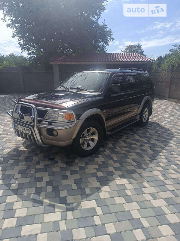 2005 mitsubishi pajero sport
