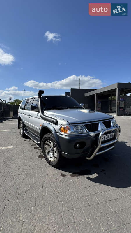2006 mitsubishi pajero