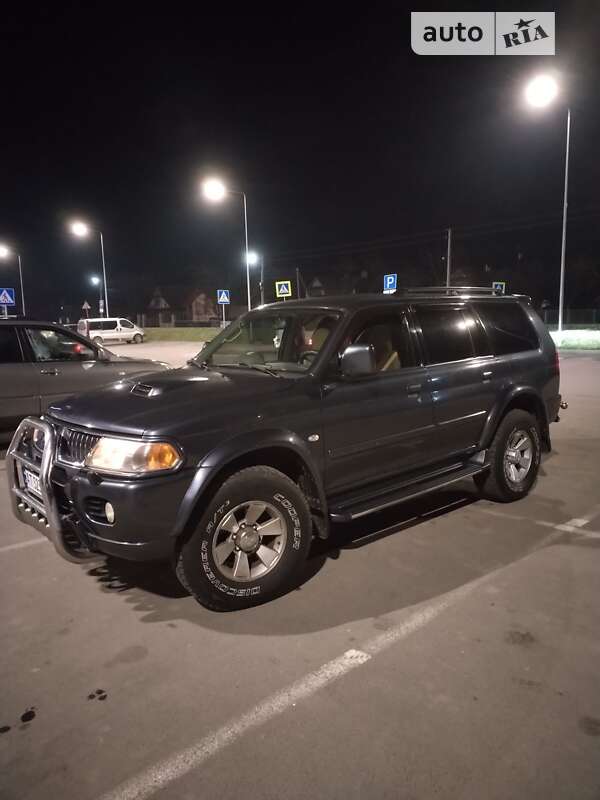 2006 mitsubishi pajero
