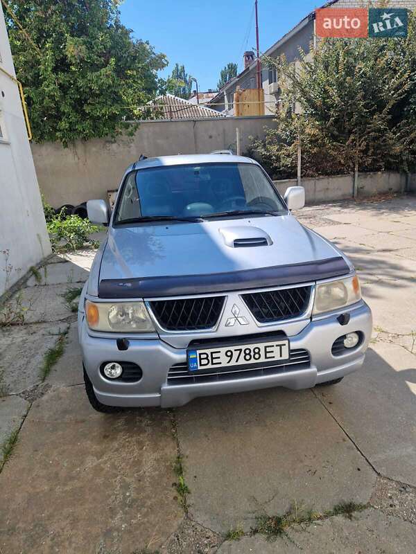 2006 mitsubishi pajero sport
