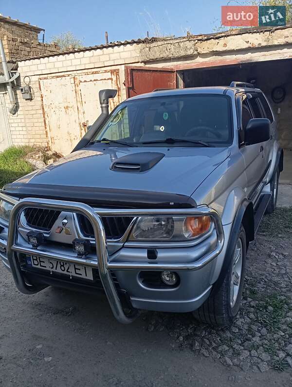 2006 mitsubishi pajero