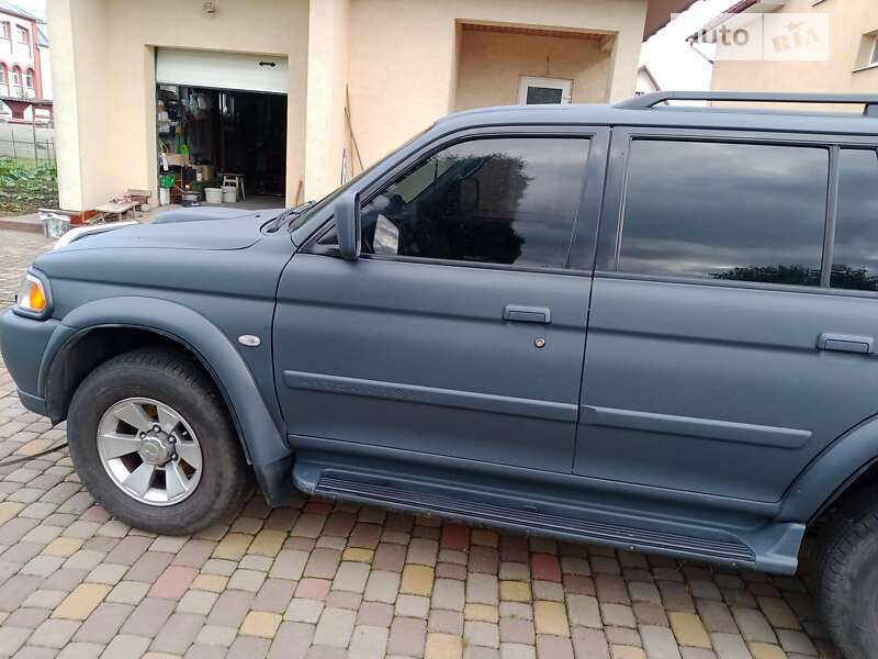 2006 mitsubishi pajero