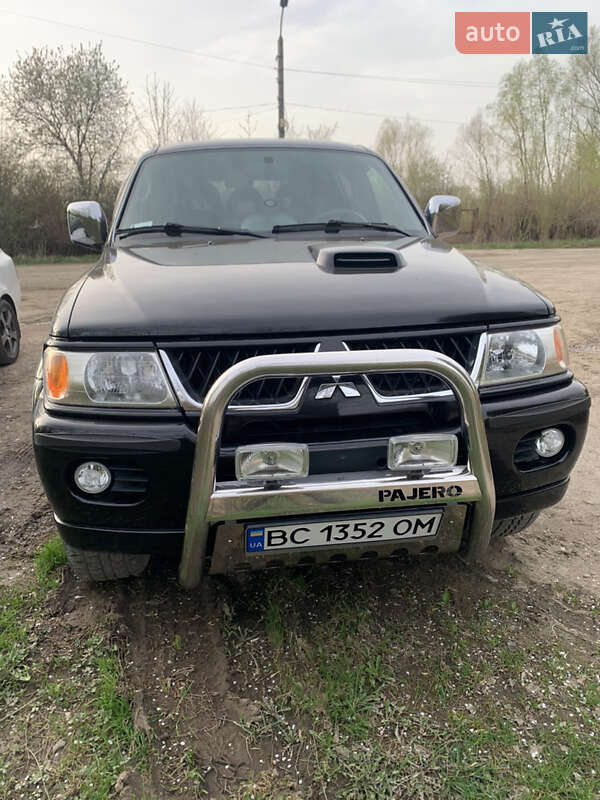 2006 mitsubishi pajero sport