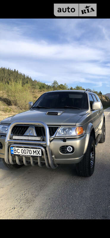 2008 mitsubishi pajero