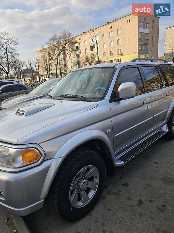 2008 mitsubishi pajero