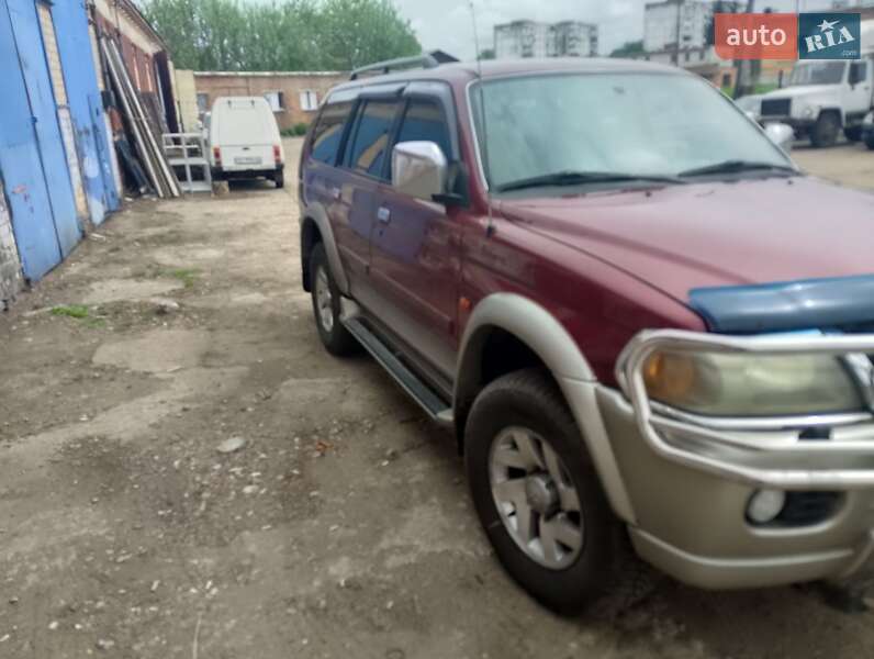 2000 mitsubishi pajero sport