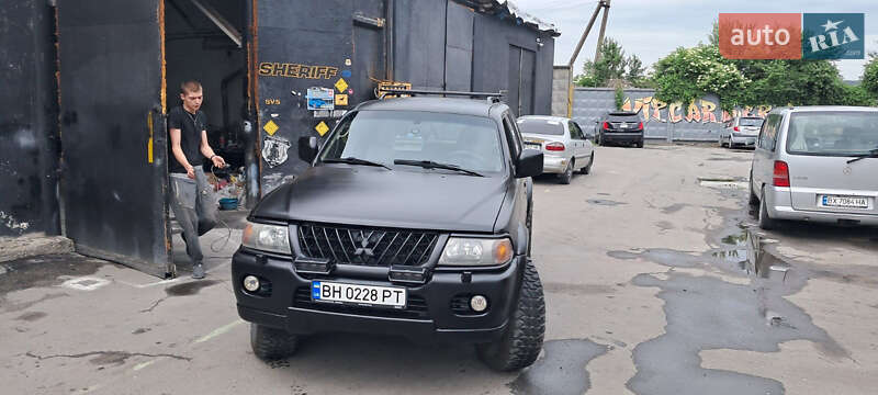 2000 mitsubishi pajero