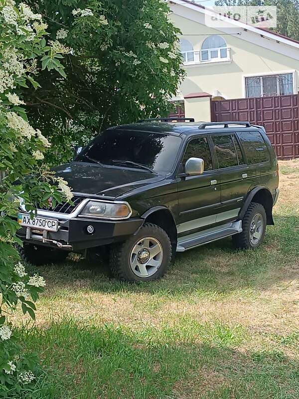 2002 mitsubishi pajero sport