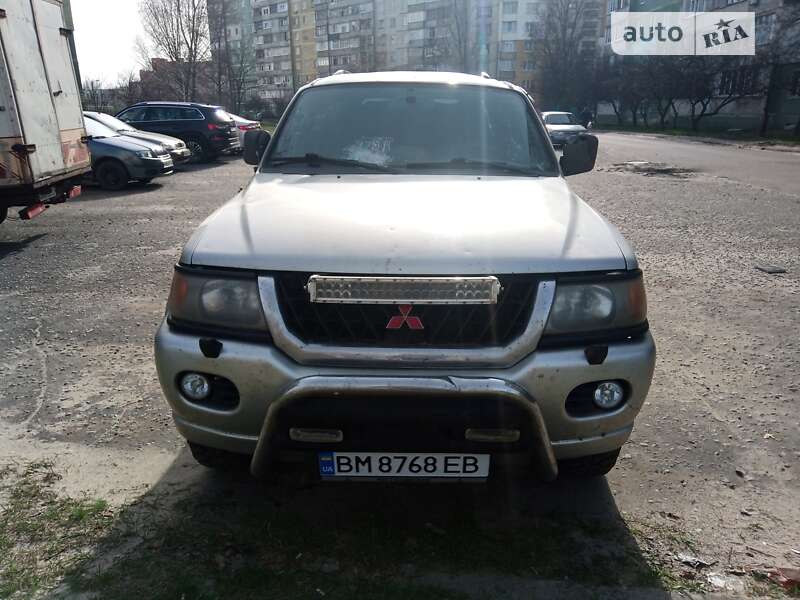 2002 mitsubishi pajero sport
