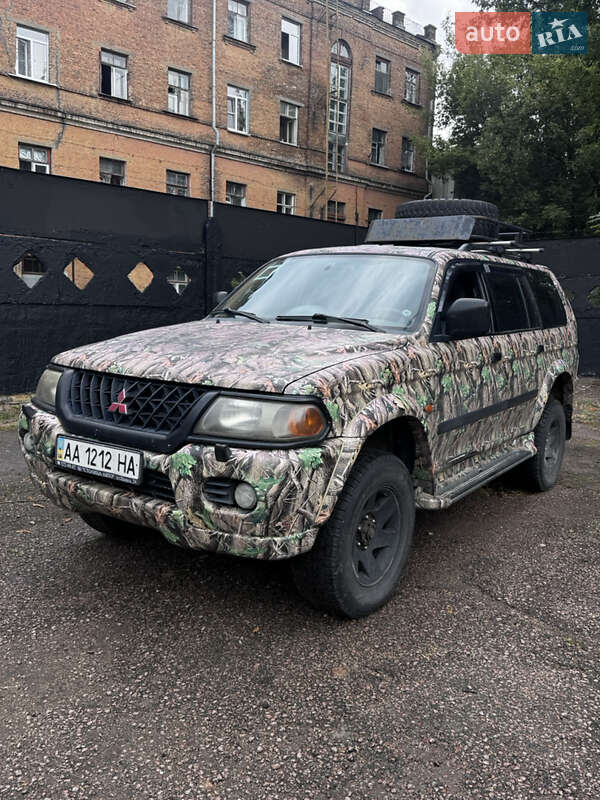 2002 mitsubishi pajero