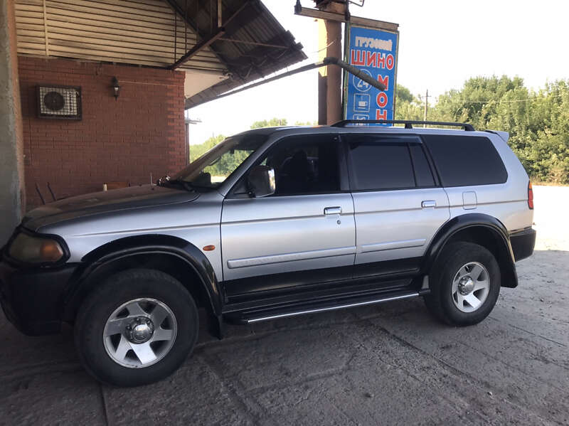 2002 mitsubishi pajero
