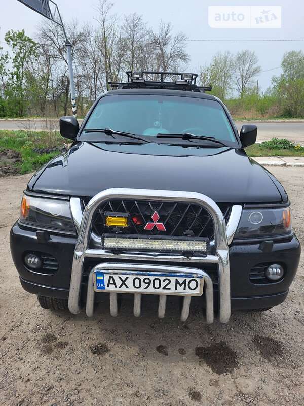 2003 mitsubishi pajero sport