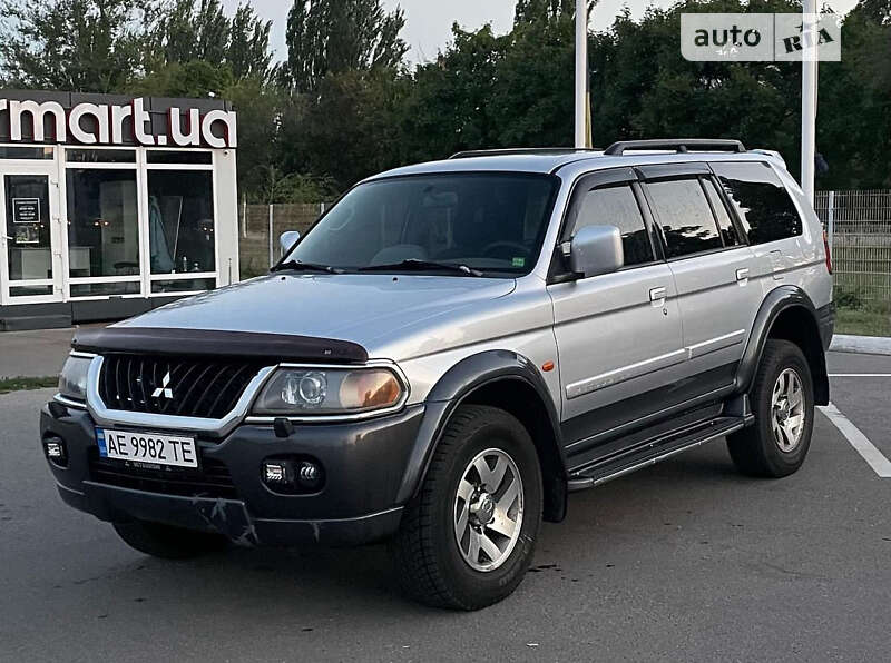 2004 mitsubishi pajero sport
