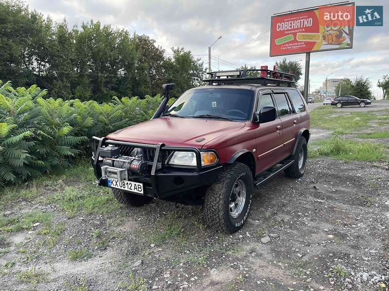 2004 mitsubishi pajero sport
