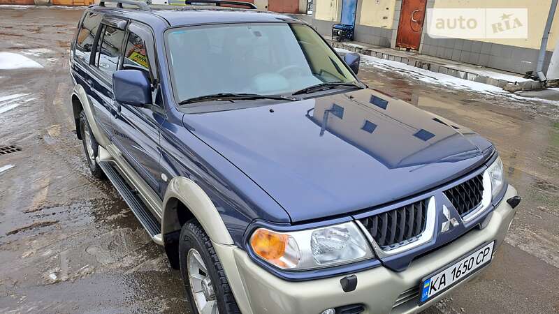 2005 mitsubishi pajero sport