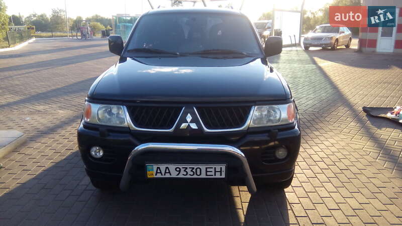 2005 mitsubishi pajero