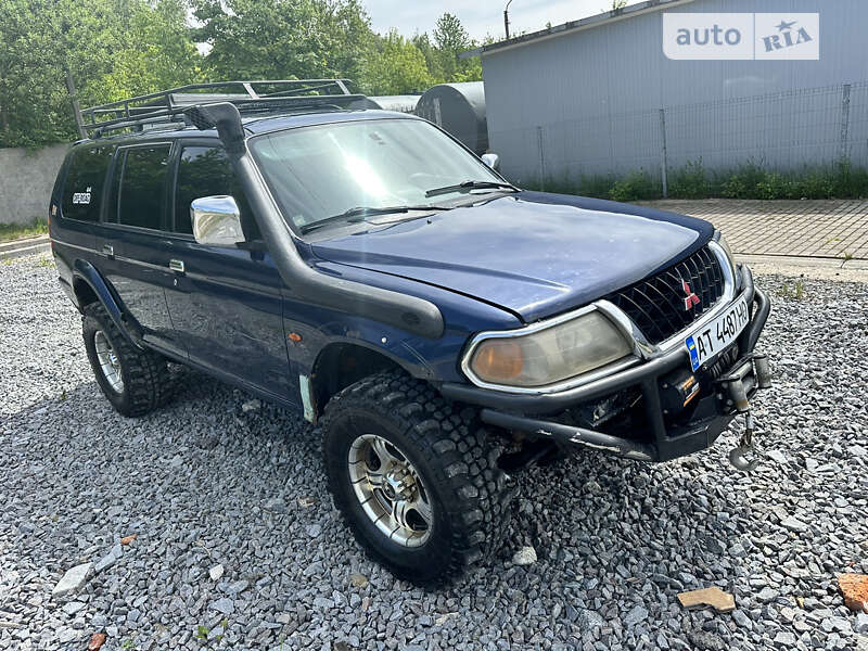 2000 mitsubishi pajero sport