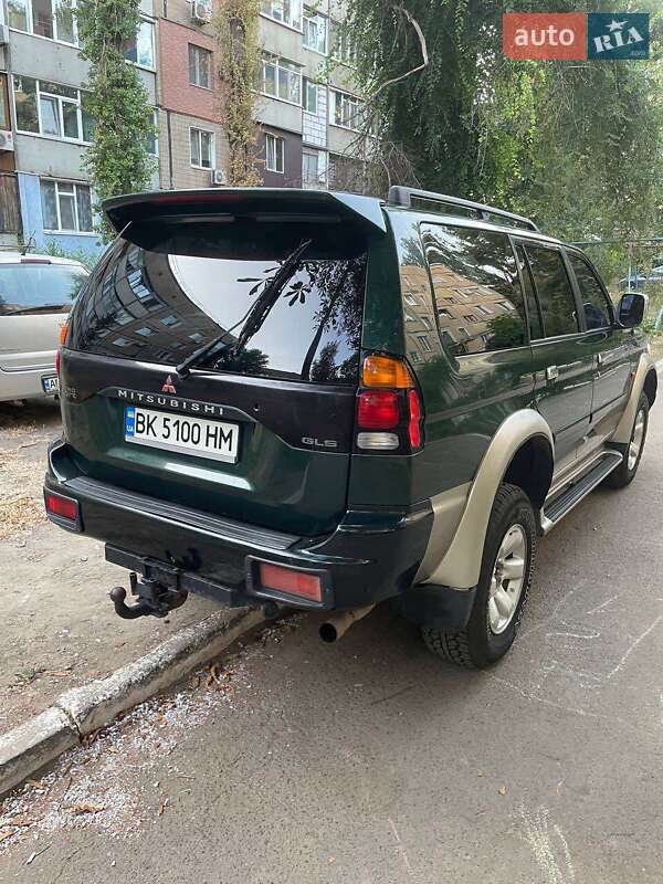 2000 mitsubishi pajero