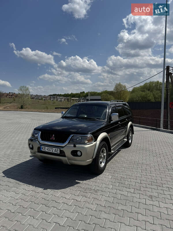 2000 mitsubishi pajero