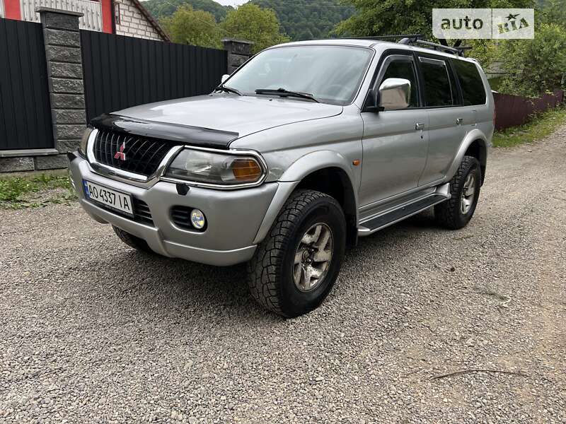 2000 mitsubishi pajero