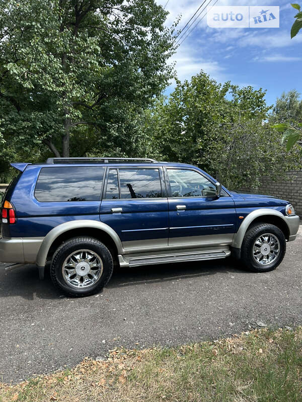 2000 mitsubishi pajero