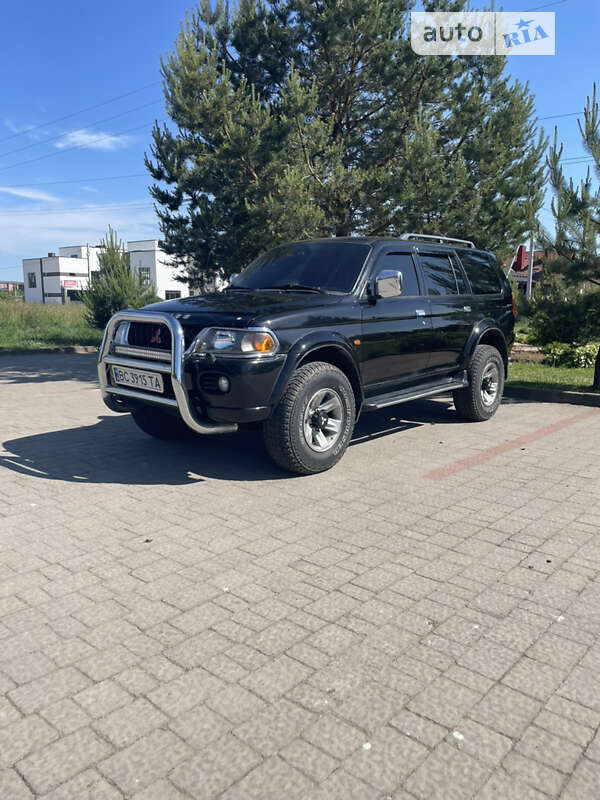 2000 mitsubishi pajero
