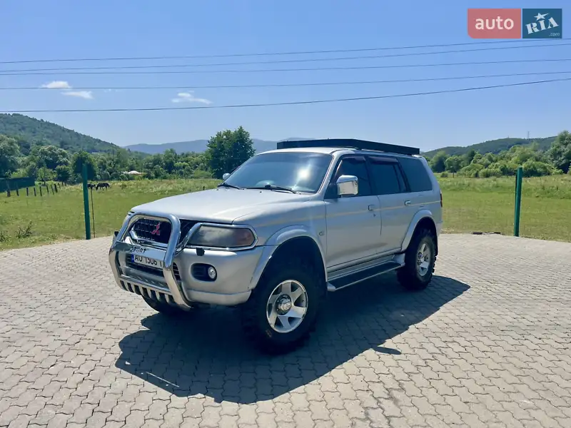 2002 mitsubishi pajero