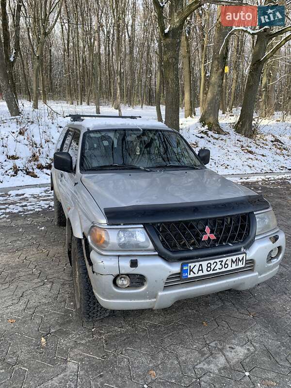 2002 mitsubishi pajero
