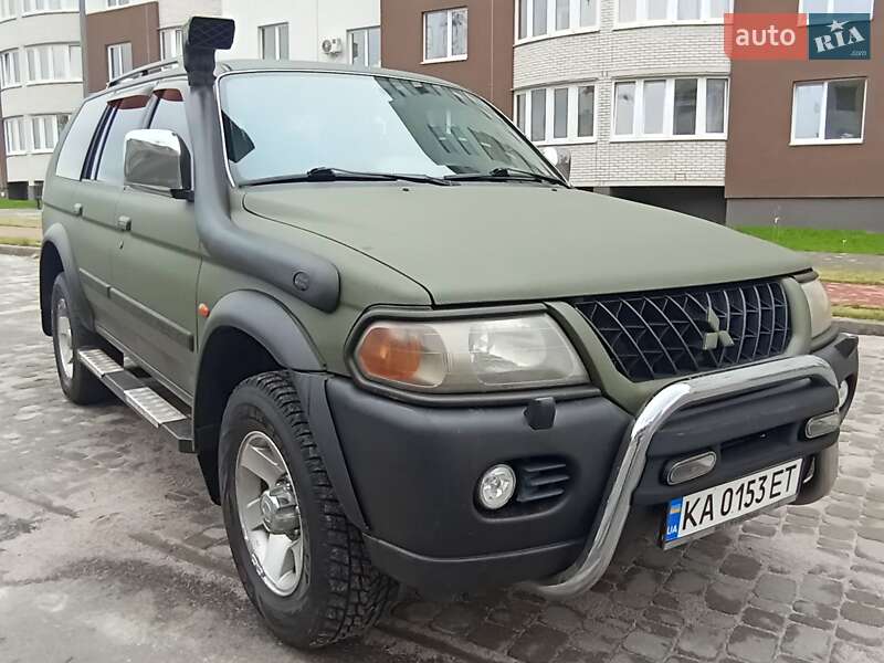 2002 mitsubishi pajero