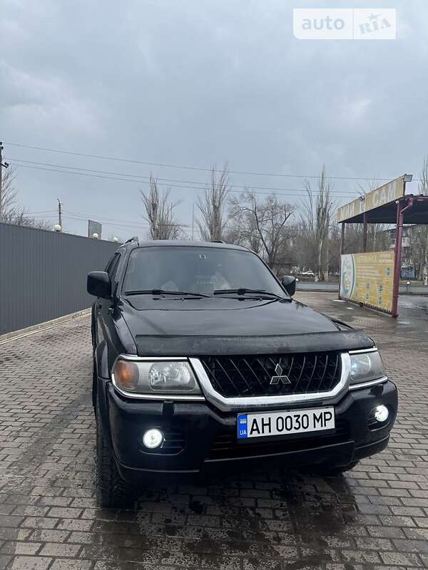 2002 mitsubishi pajero sport