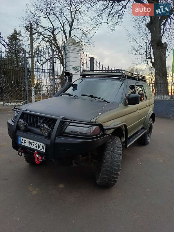 2002 mitsubishi pajero