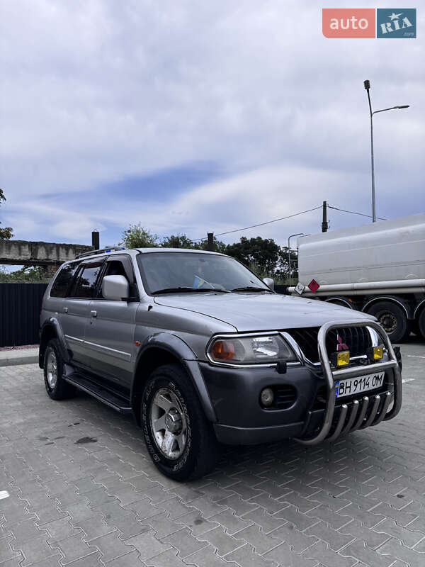 2002 mitsubishi pajero sport