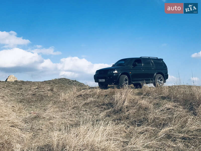 2003 mitsubishi pajero sport