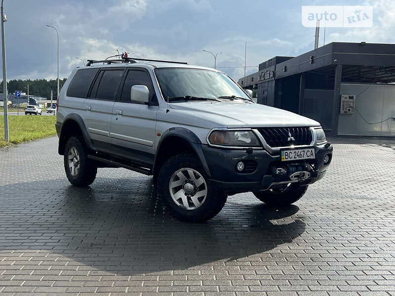 2003 mitsubishi pajero