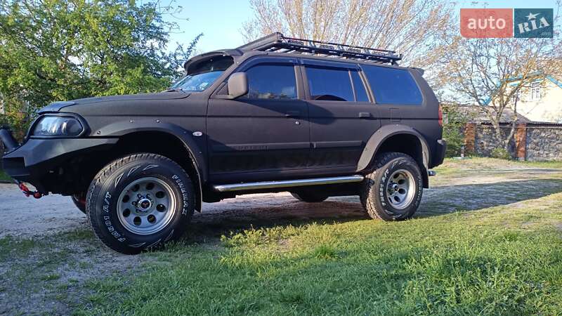 2003 mitsubishi pajero