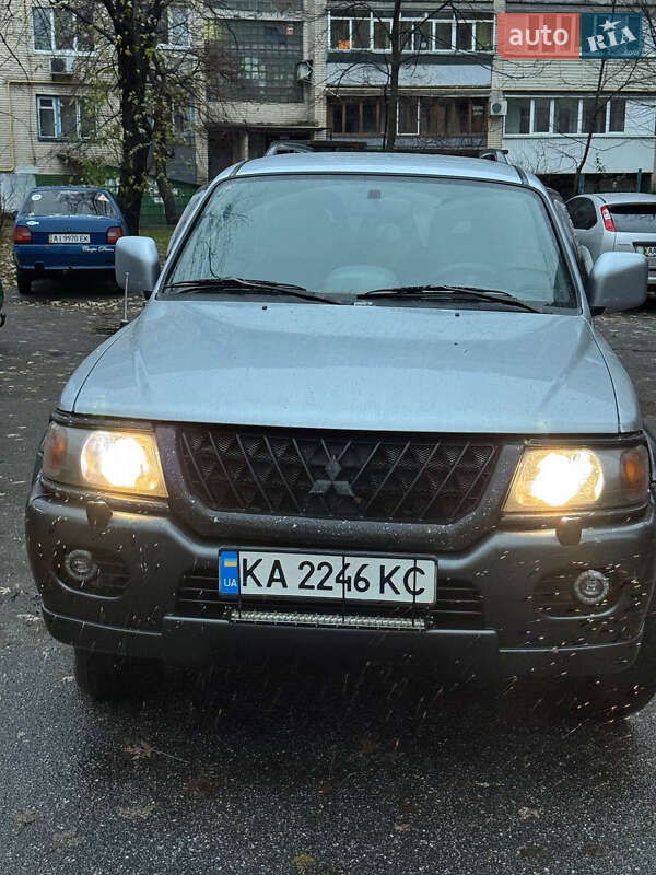 2003 mitsubishi pajero sport