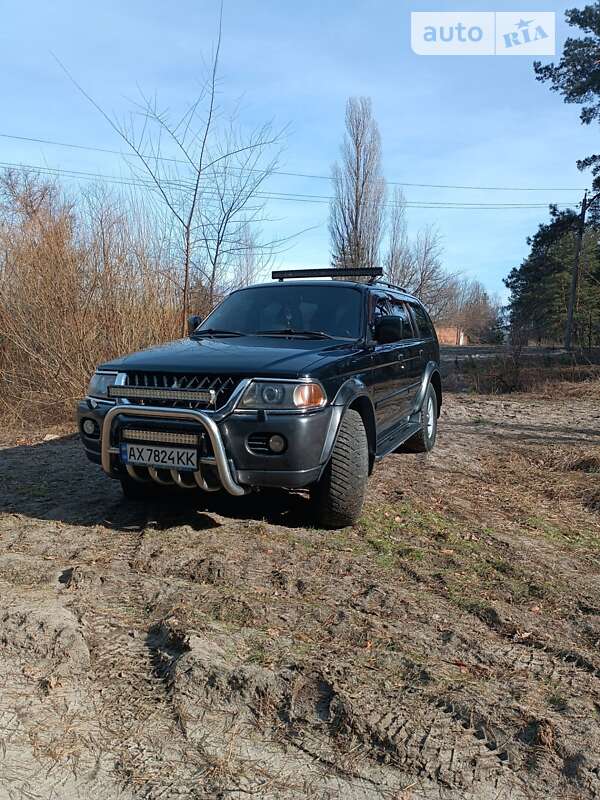 2004 mitsubishi pajero