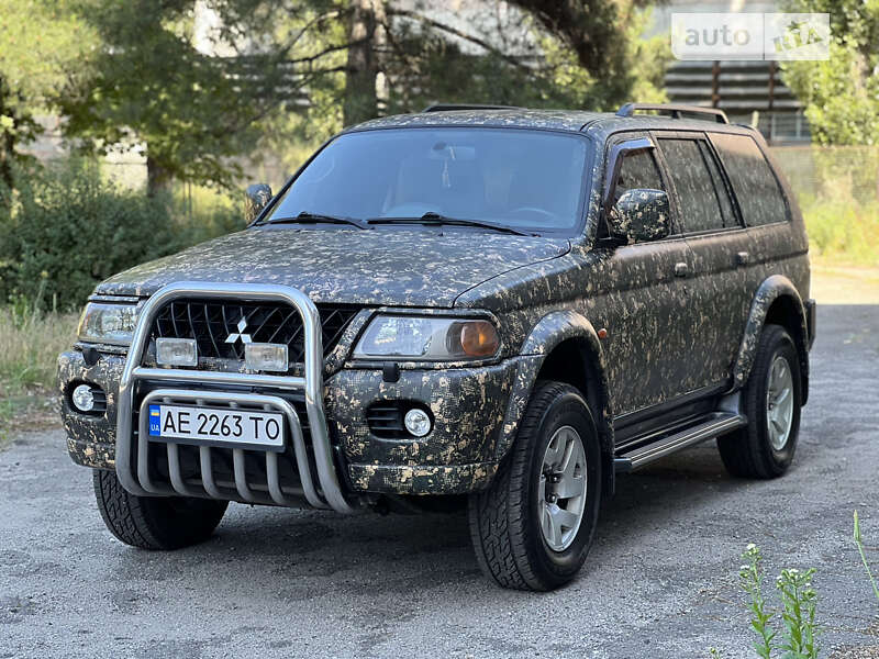 2004 mitsubishi pajero