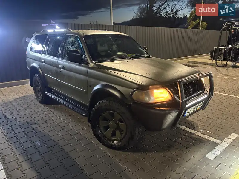 2004 mitsubishi pajero