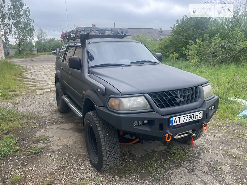 2004 mitsubishi pajero