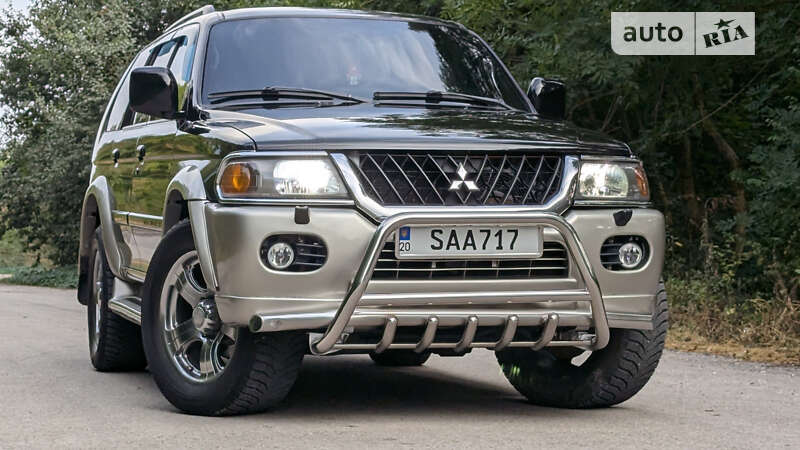 2004 mitsubishi pajero