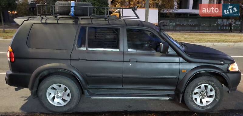 2004 mitsubishi pajero sport