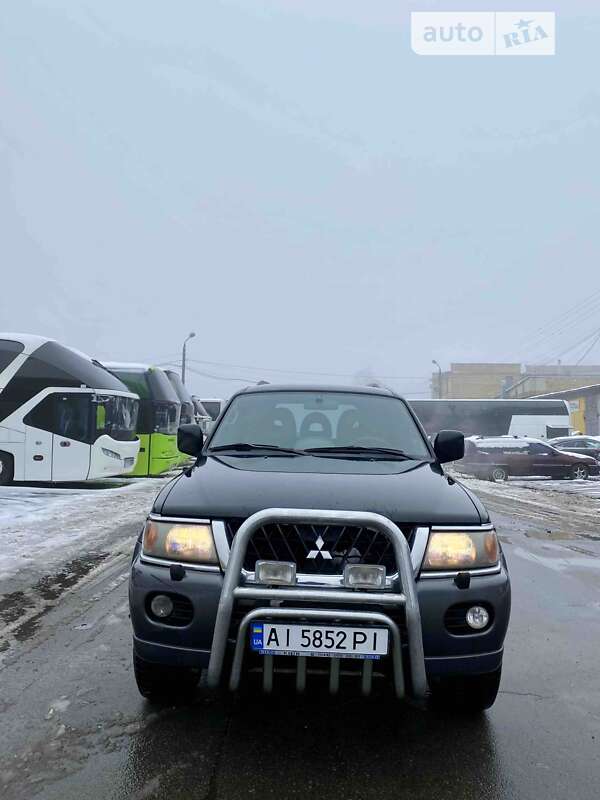 2004 mitsubishi pajero sport