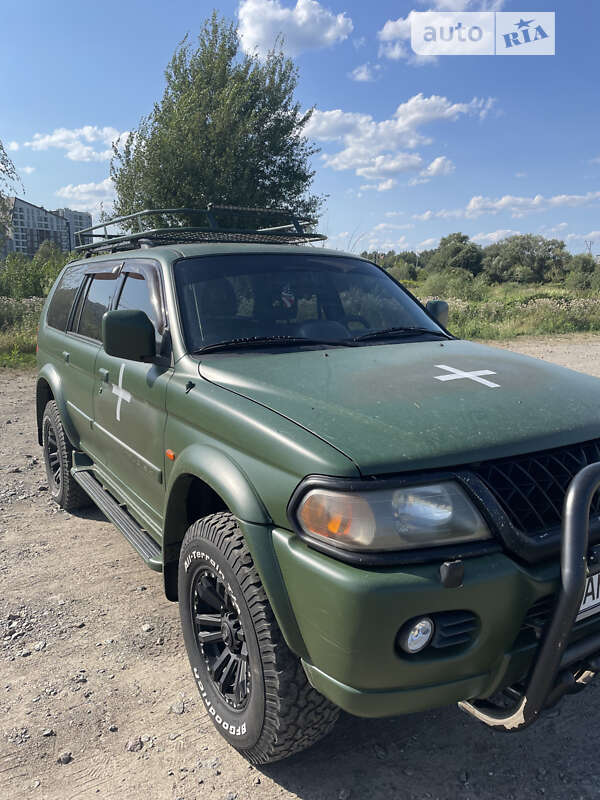 2004 mitsubishi pajero sport