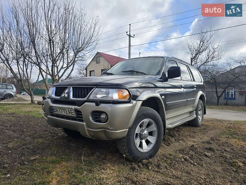 2004 mitsubishi pajero sport