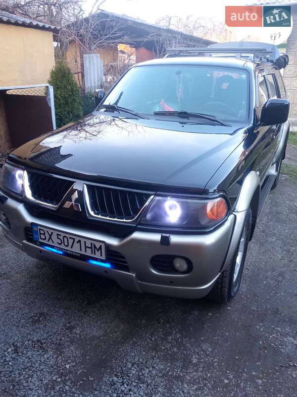 2004 mitsubishi pajero sport